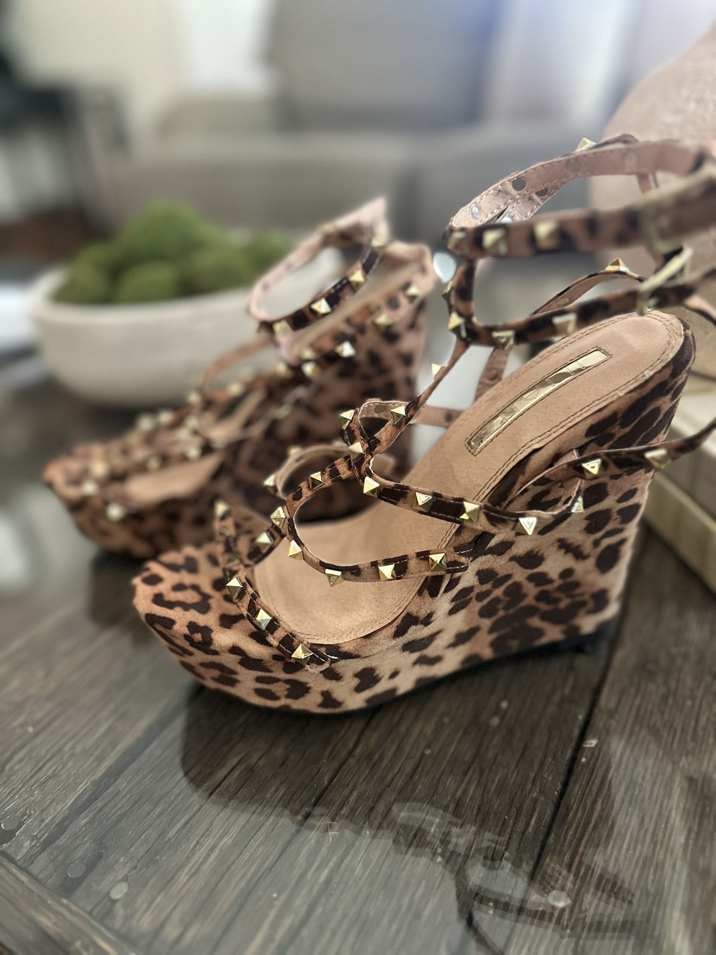 📣 Leopard Print Studded Wedge Heels – Size 6.5 – Great Condition!
