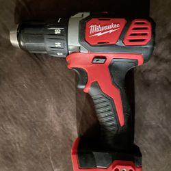 Milwaukee M18 Drill/Driver (NEW*)