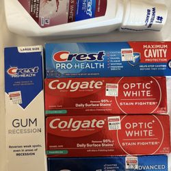 Toothpaste And Mouthwash Set