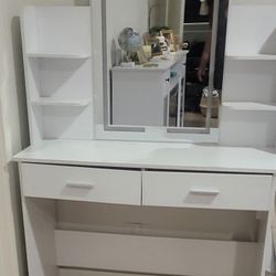 Vanity  With Mirror 