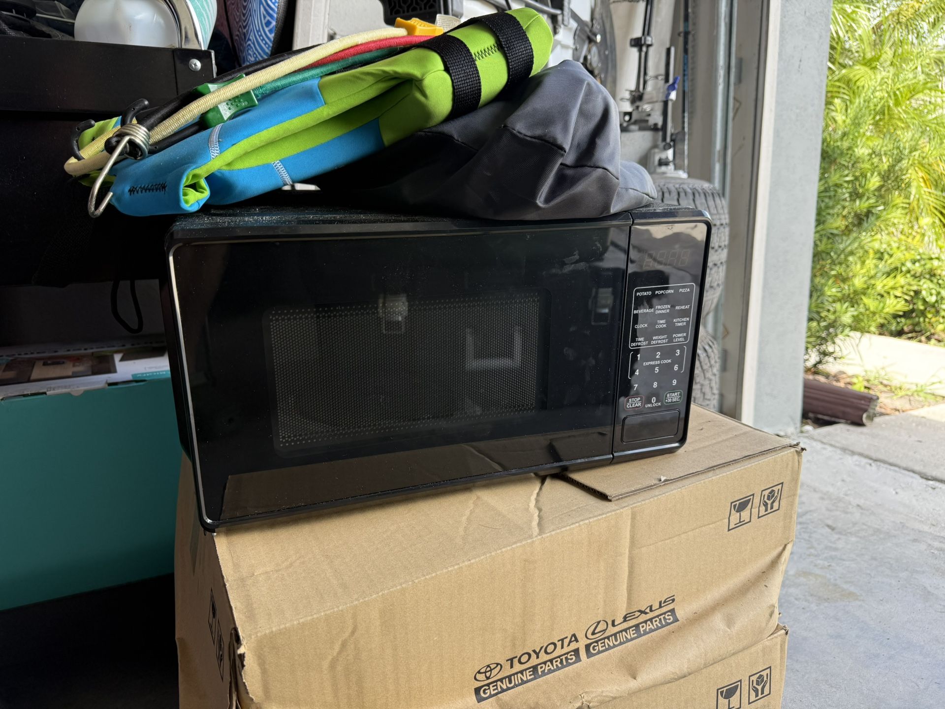Countertop Microwave Oven