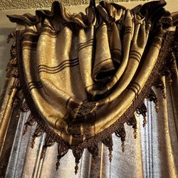 Used Curtain Set What are you doing?
