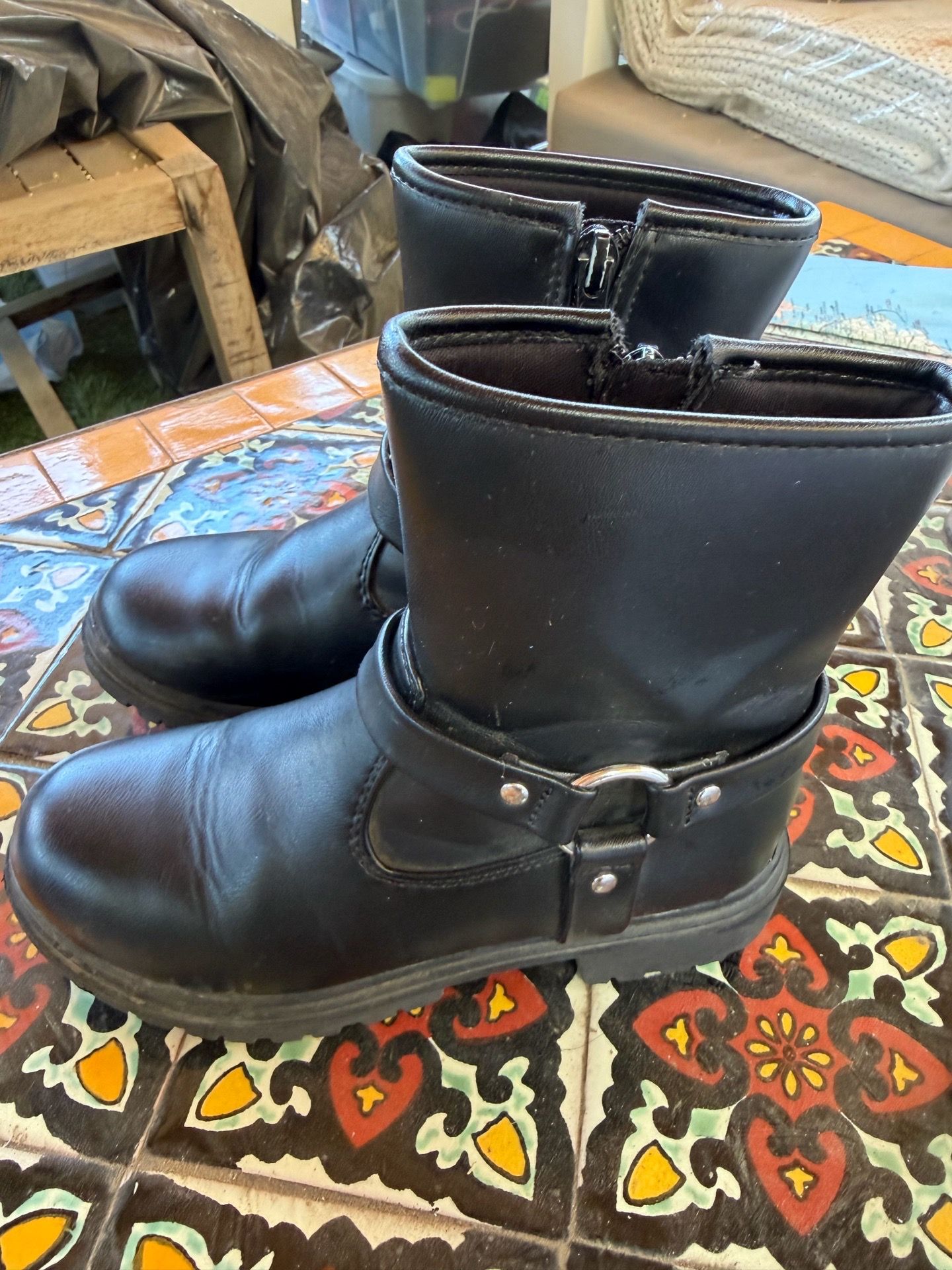 Girl boots