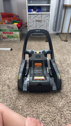 Like New Chicco KeyFit 35 Car Seat Base