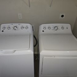 LIKE NEW WASHER AND DRYER SET 
