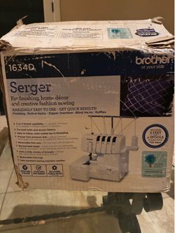 Serger sewing machine