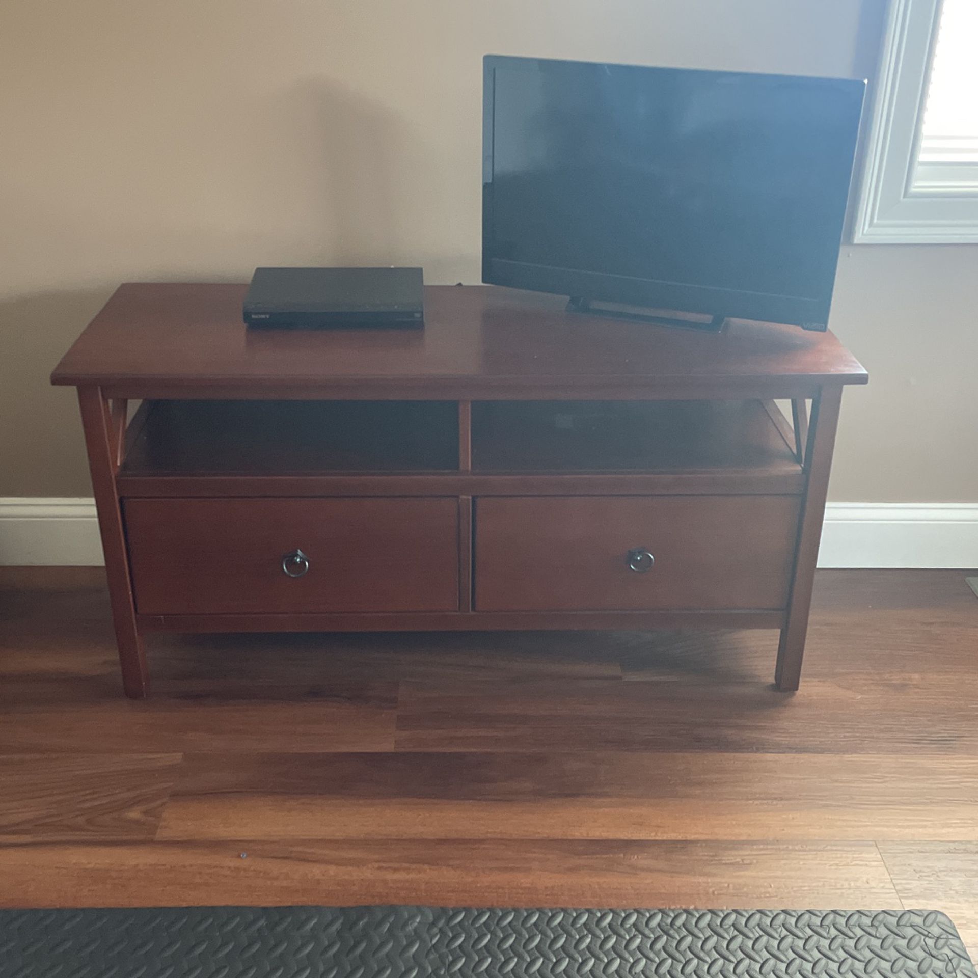 TV Stand - FREE