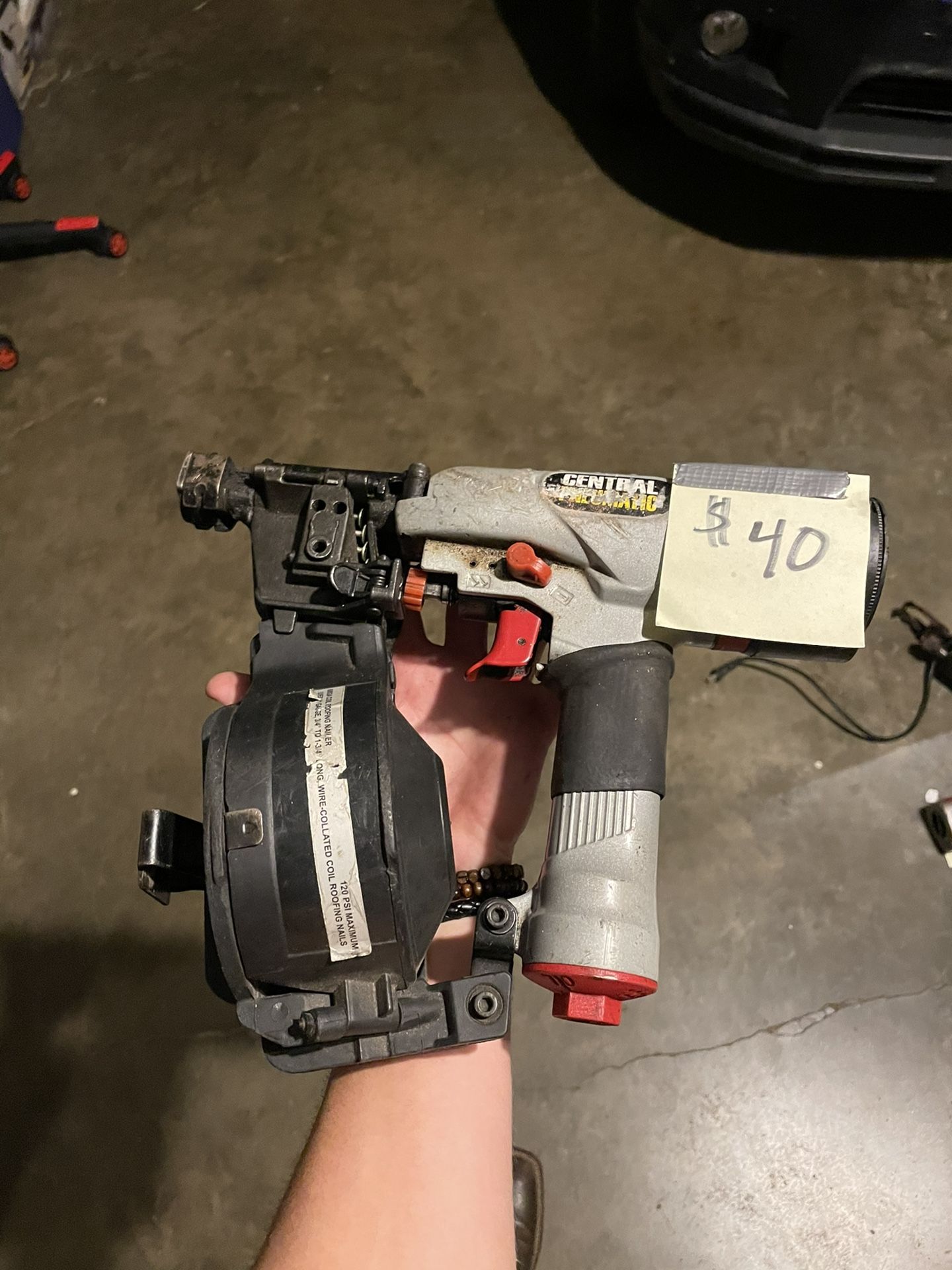 Central pneumatic 11 Guage coal roofing nail gun