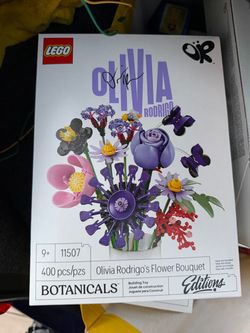 LEGO Olivia Rodrigo Flower Bouquet Set 11507