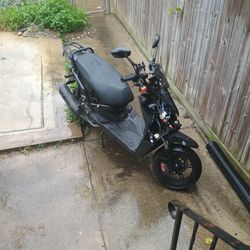 I'm Selling My Bike I Crashed It But I Know Y'all Can Fix It