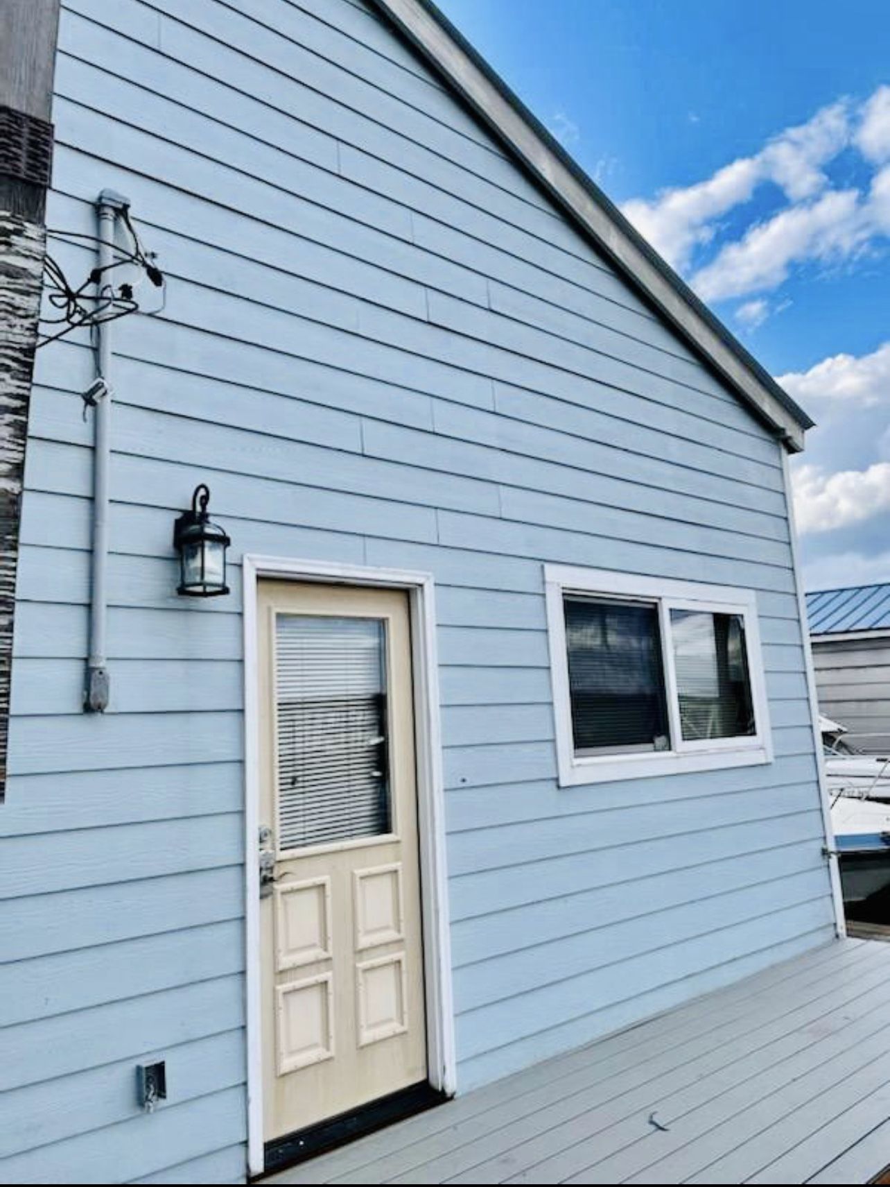 BOATHOUSE FOR SALE $68k