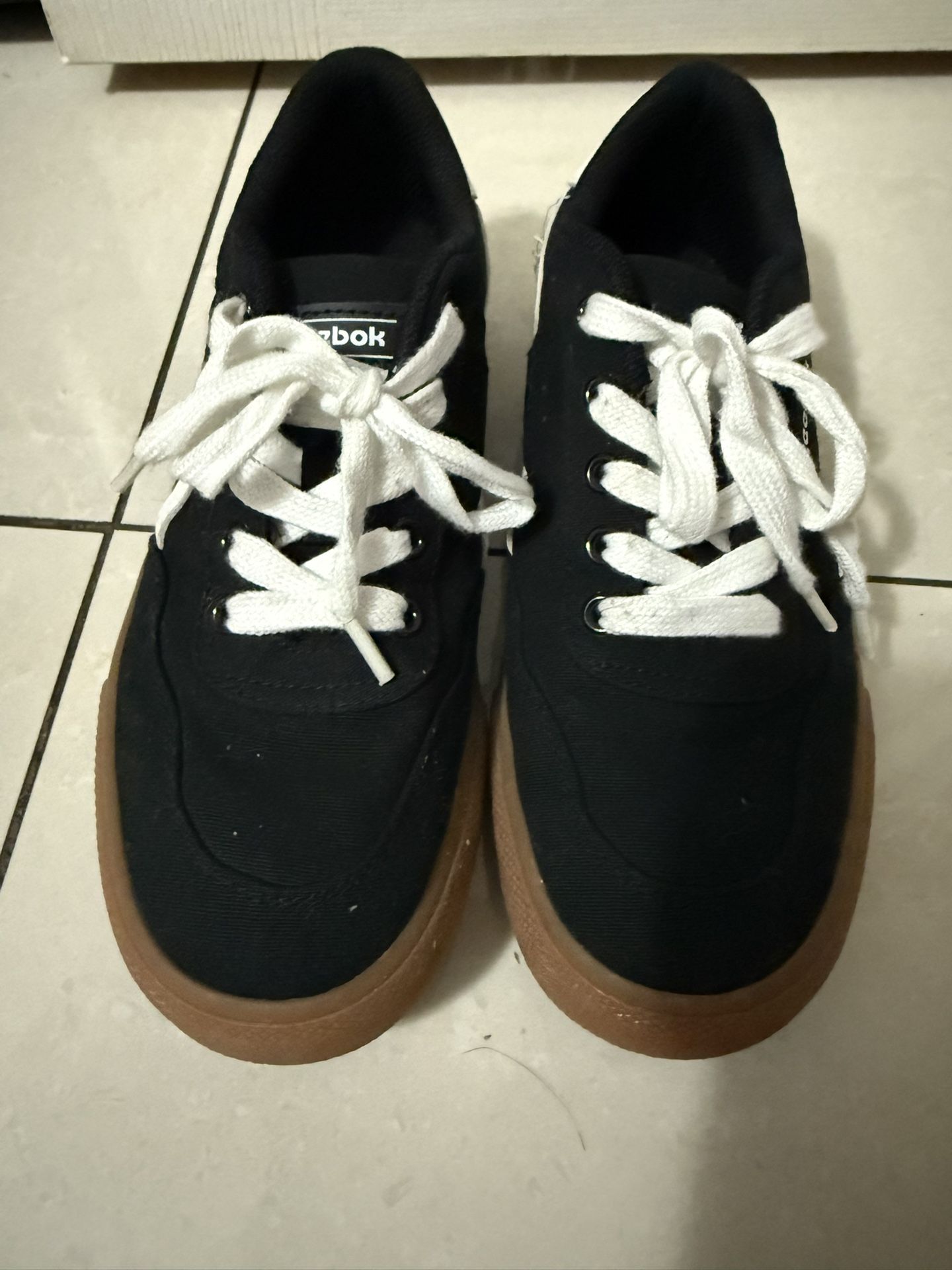 Reebok Boy Shoe Size 3