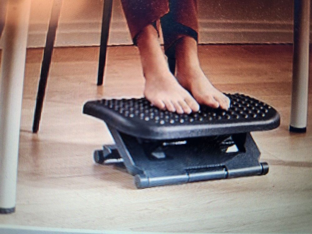 DESK FOOT REST ADJUSTABLE FOR COMFORT