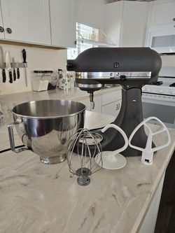 KitchenAid Deluxe 4.5 Quart Tilt-Head Stand Mixer