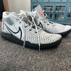 KD Trey Basketball Shoes