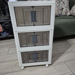 
Folding Storage Bin 3 Tier Stackable, very good condition $30.00 cash and pick up only. 