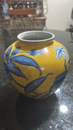 Ceramic vase