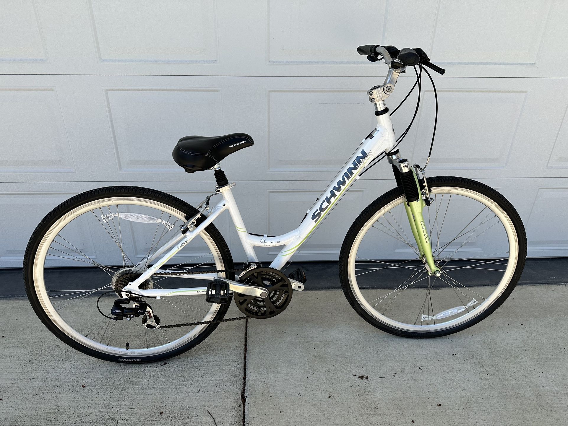 Hybrid Bikes Schwinn Trailway Hybrid 26 2017 Schwinn Trailway Hybrid Bike Medium Front Suspension Cafe Commuter Hybrid Bikes Schwinn Trailway Hybrid 26 2017 Schwinn Trailway Hybrid Bike Medium Front Suspension Cafe Commuter