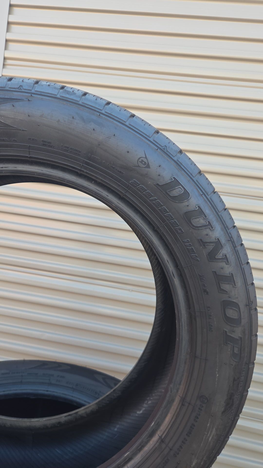 Dunlop grandtrek 265/55/20