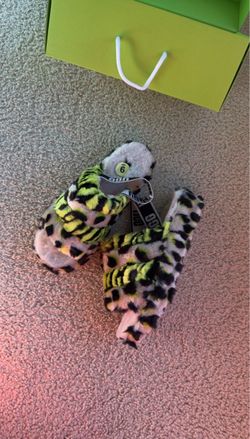NEW UGG Fluffy Leopard neon print slippers Animalia