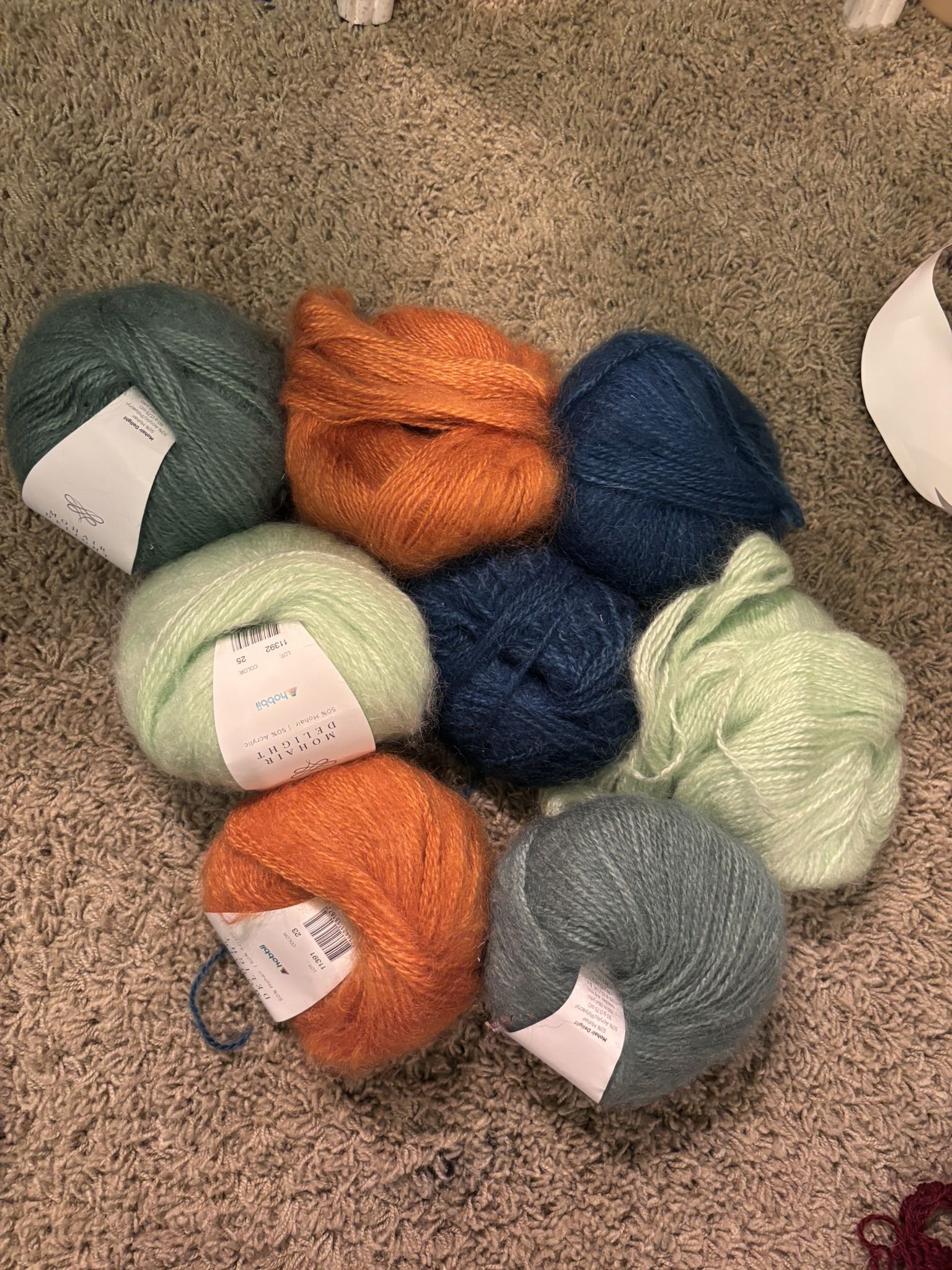 Assorted mohair/acrylic yarn
