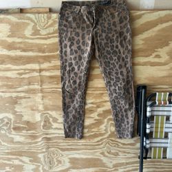 Cheetah pants small/medium With Cheetah Top Size 5 27 Wide 