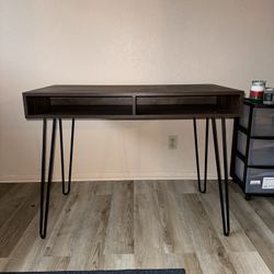 Hairpin Writing Desk With Chair