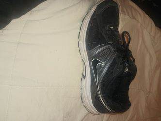 Nike Tennis Shoes