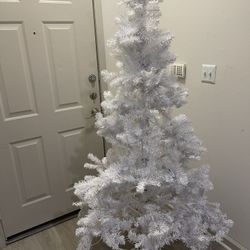 Brand New Christmas Tree