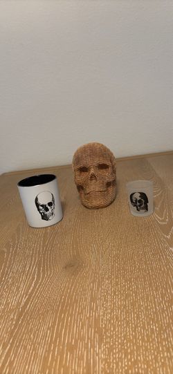 Halloween skull decor