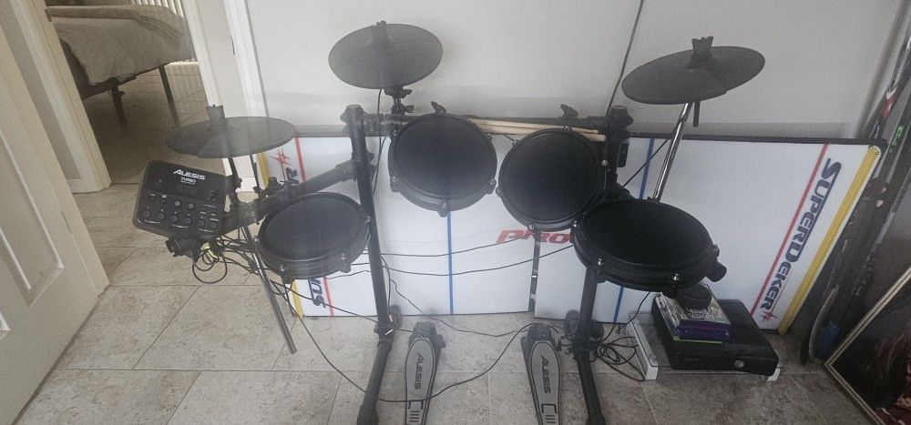 Alesis Turbo Mesh Electronic Drum Kit