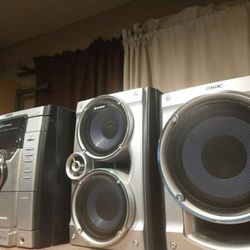 Sony stereo WITH woofer.. Extra rare!!