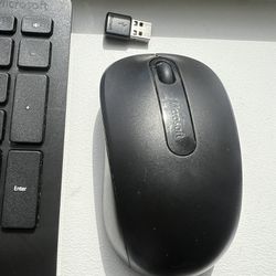 Microsoft Wireless Keyboard and Mouse Set