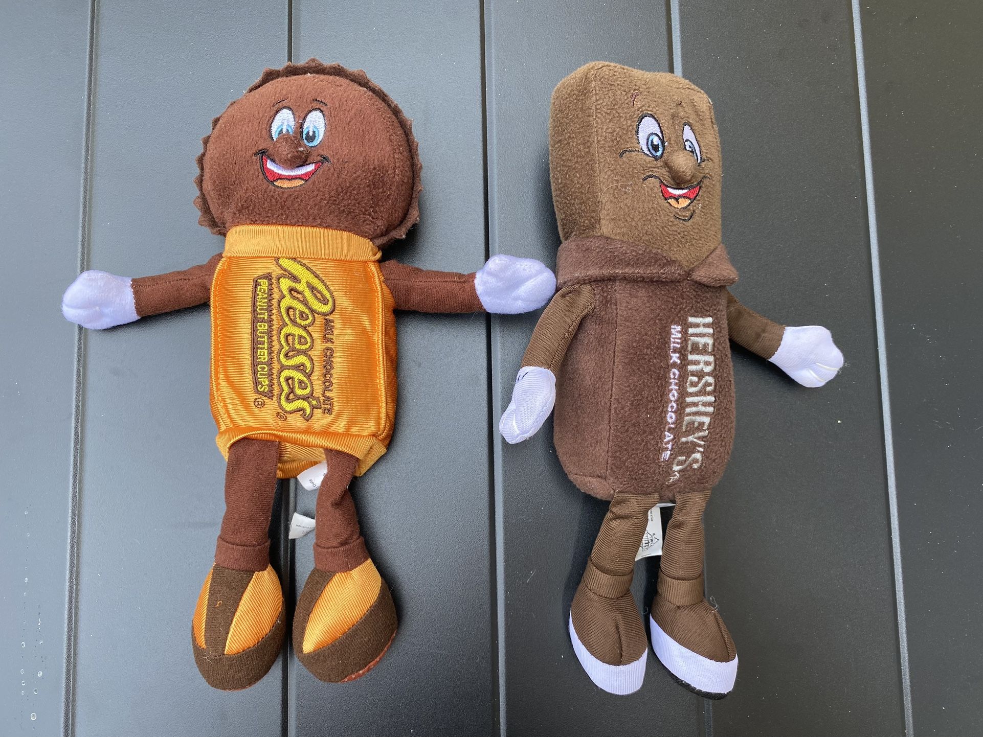 Reese’s Peanut Butter Cup The Petting Zoo & milk chocolate bar plush stuffed Ani