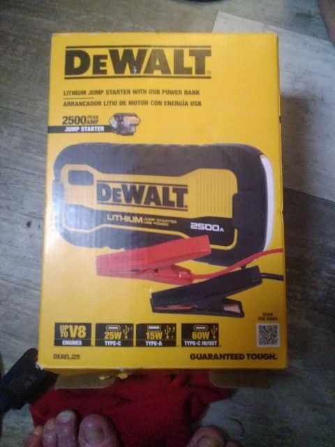 DeWalt 2500 Peak Amp Jump Starter