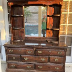 Dresser With Mirror 