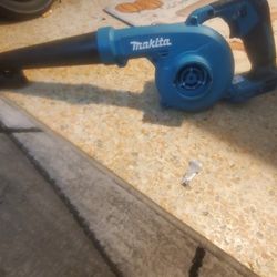 Makita 18v 3 speed blower. (tool only)