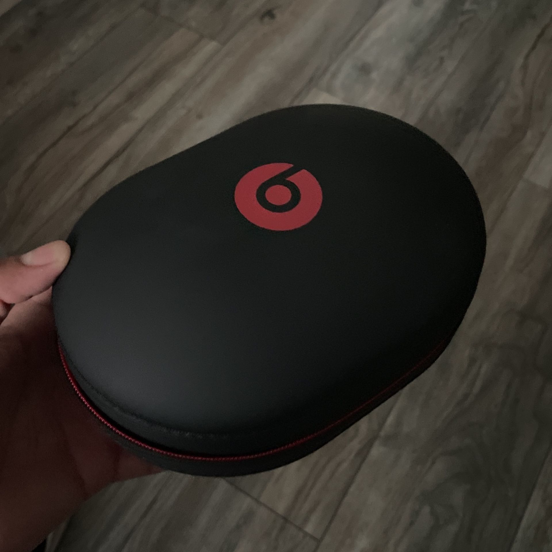Beats Studio 3 (Perfect Condition)