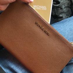 Michael Kors Wristlet 🎀