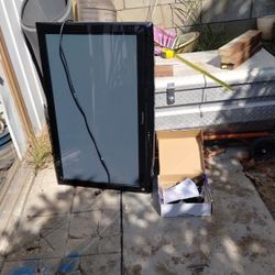 Panasonic Flat Screen 36" TV With Wall Mounting Bracket
