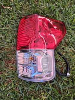2007-2013 TOYOTA TUNDRA RIGHT SIDE AFTERMARKET Taillight