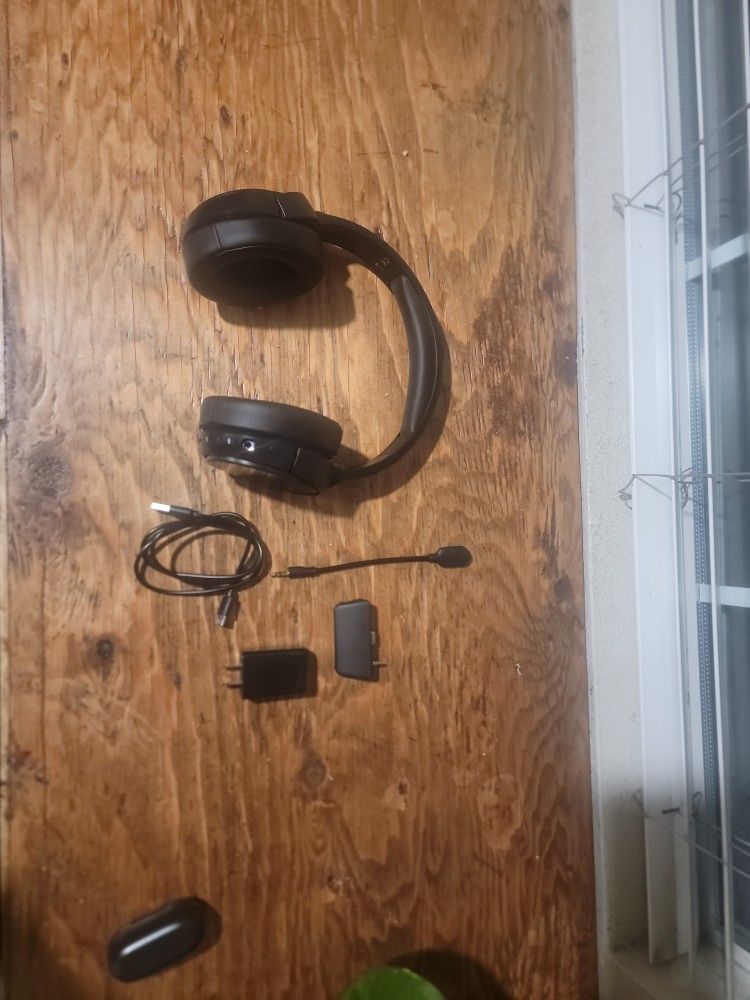 (NOT FREE) Xbox Wireless Headset Kit (Works With Xbox Or Anything With Bluetooth)