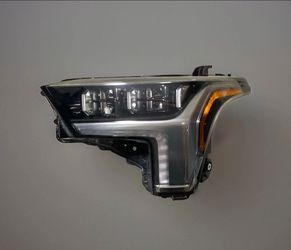 2022-2025 TOYOTA TUNDRA PROJECTOR LEFT HEADLIGHT USED OEM AUTO LEVELING CHROME