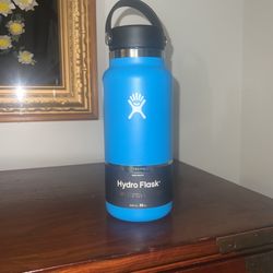 NEW - Hydro Flask 32 oz