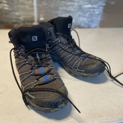 Salomon Hiking Boots size 9