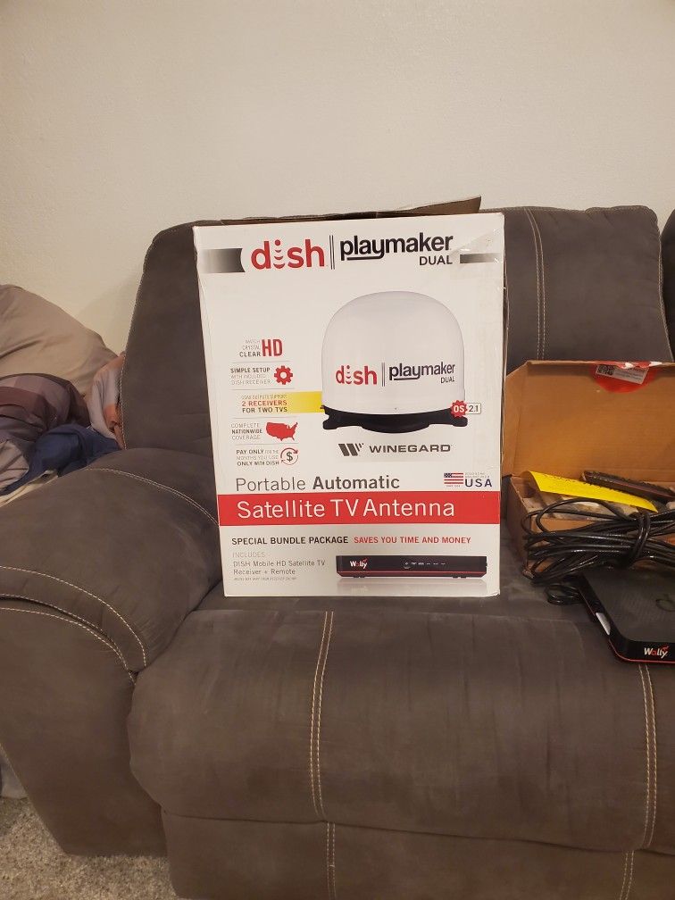 Dish Dual Satellite Playmaker With 2 Receivers Cables & Remote