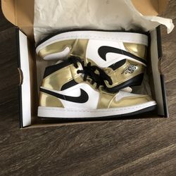 AIR JORDAN 1 MID SE METALLIC GOLD