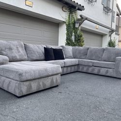 Huge Light Grey Sectional Couch Sofa In Excellent Condition - FREE DELIVERY 🚛