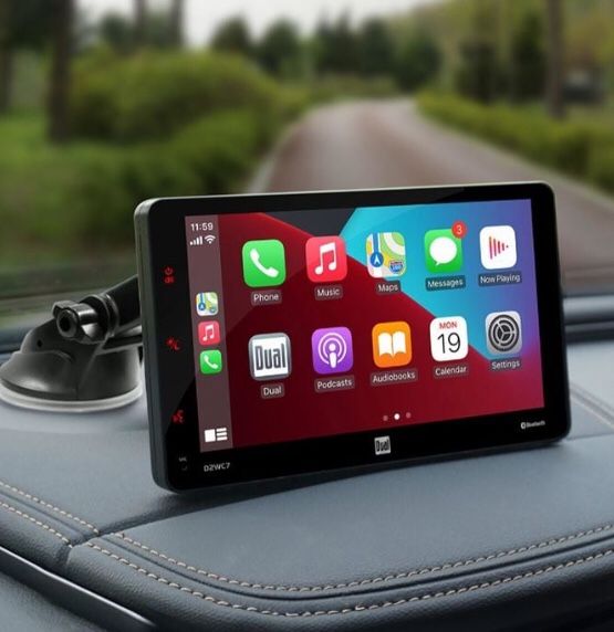 Apple / Android CarPlay With Backup Camera