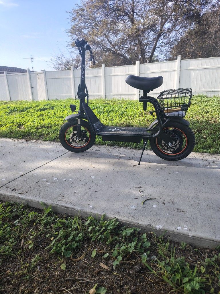 Phantom Scooter Model R1 Rims Scooter Phantom R1 2025 for Sale in Compton, CA - OfferUp